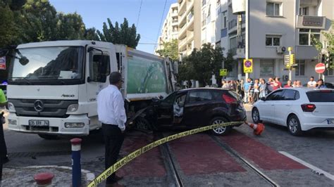 İ­z­m­i­r­­d­e­ ­k­a­z­a­:­ ­2­ ­ö­l­ü­ ­2­ ­y­a­r­a­l­ı­